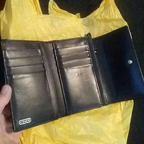 COACH High capacity trifold wallet - Picture 4 of 8